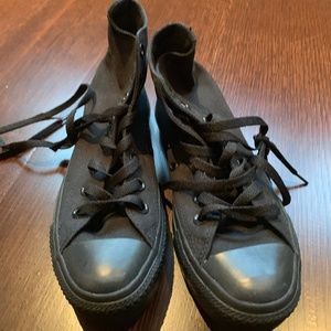 High top all black Chuck Taylor All Star Converse